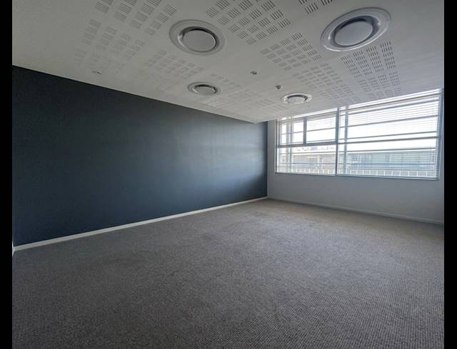 637M² OFFICE TO LET IN UMHLANGA RIDGE